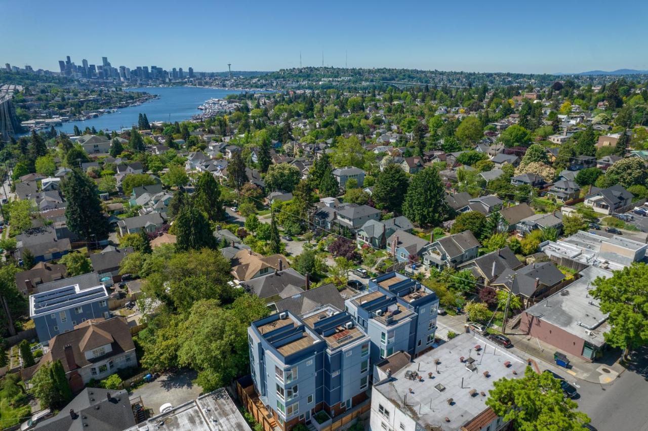 Rooftop Patio With Waterview, Private Garden & Grill 3Br 3Ba- Modern Cityscape Seattle Exterior photo